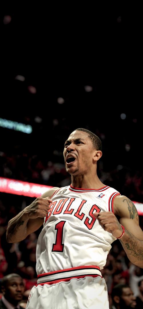 梅婷一家四口前往伯纳乌观战皇马vs尤文，女儿表示看完有点困（梅婷携家人四口现身伯纳乌观皇马对尤文，女儿笑称赛后有点困）