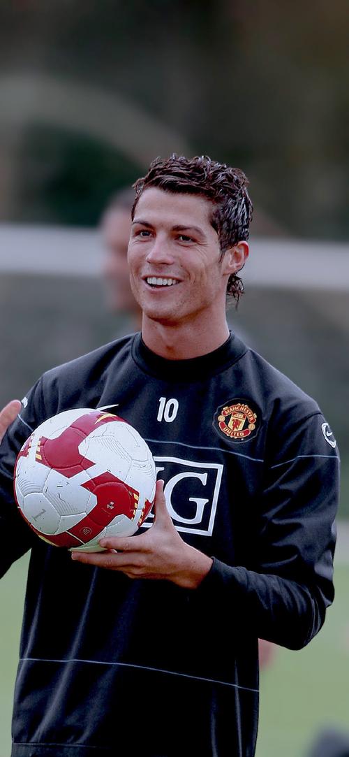 大卫·席尔瓦：我是第一个收到迈阿密国际报价的球员（大卫·席尔瓦：曾是迈阿密国际首位获报价球员）