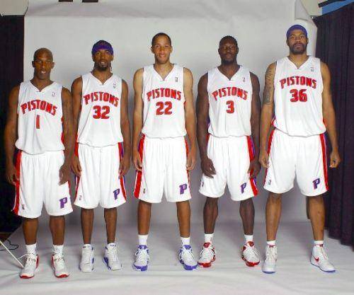 马卡：弗里克首次面临佩德里&德容&加维同时缺席，将调整中场（马卡：弗里克首次遭遇佩德里、德容、加维同时缺阵，或调整中场配置）