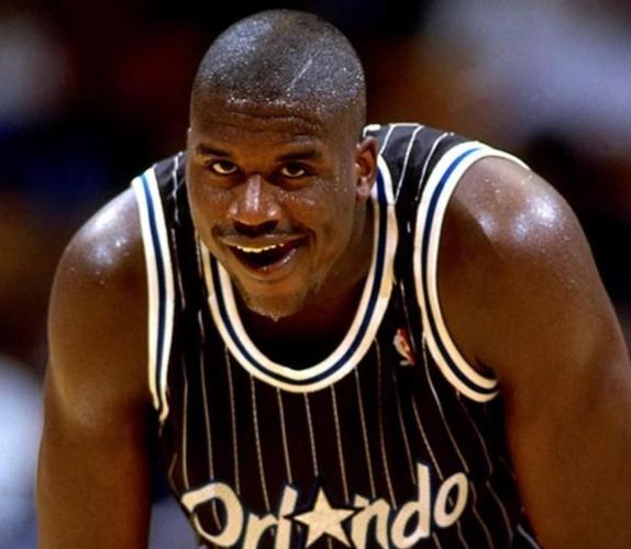 半场战报：维罗纳0-1帕尔马，马特奥-佩莱格里诺破门（半场战况：帕尔马1-0领先维罗纳，马特奥-佩莱格里诺建功）