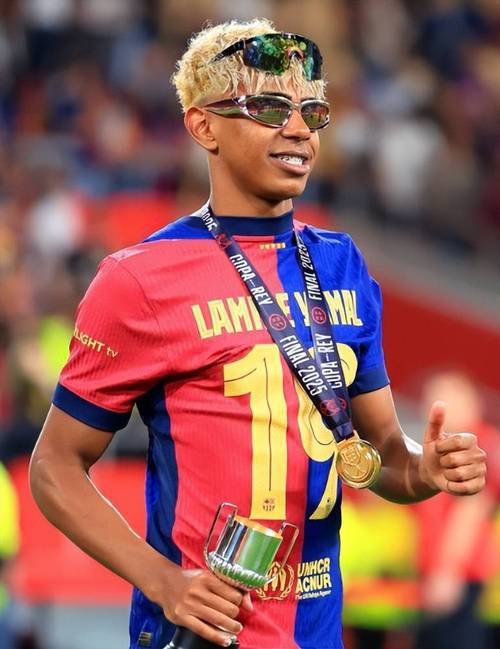 国足友谊赛战胜韩国展现新阵容（中国男足友谊赛击败韩国 新阵容亮相）