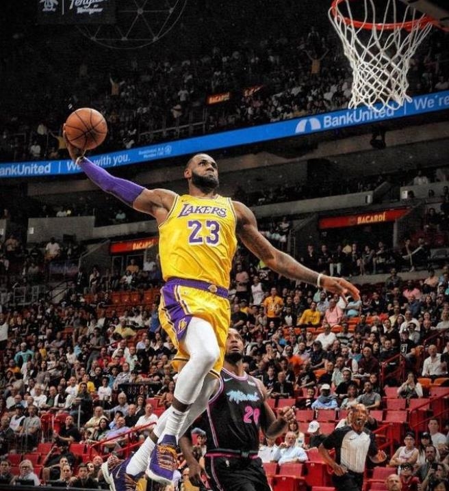 意媒：米兰派球探现场考察亨克18岁前腰卡雷察斯（意媒：米兰球探现场观战亨克18岁前腰卡雷察斯）