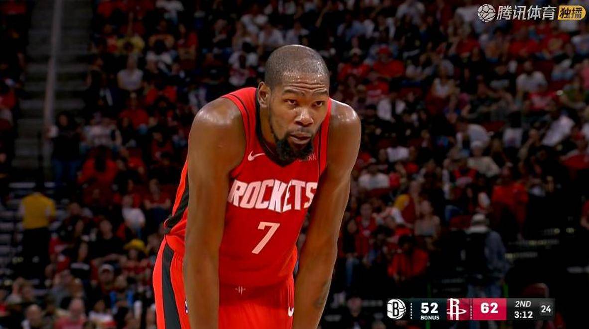 媒体人：山西男篮下午登上了前往杭州飞机，准备12日揭幕战（媒体人：山西男篮今日下午飞赴杭州，备战12日揭幕战）