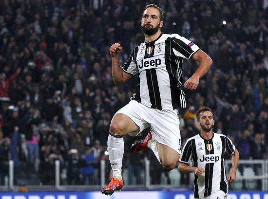 都体：DV9肌肉不适但伤情不重，保险起见周末联赛会替补（据都体报道，DV9肌肉略有不适但无大碍，周末联赛将以替补身份出场）