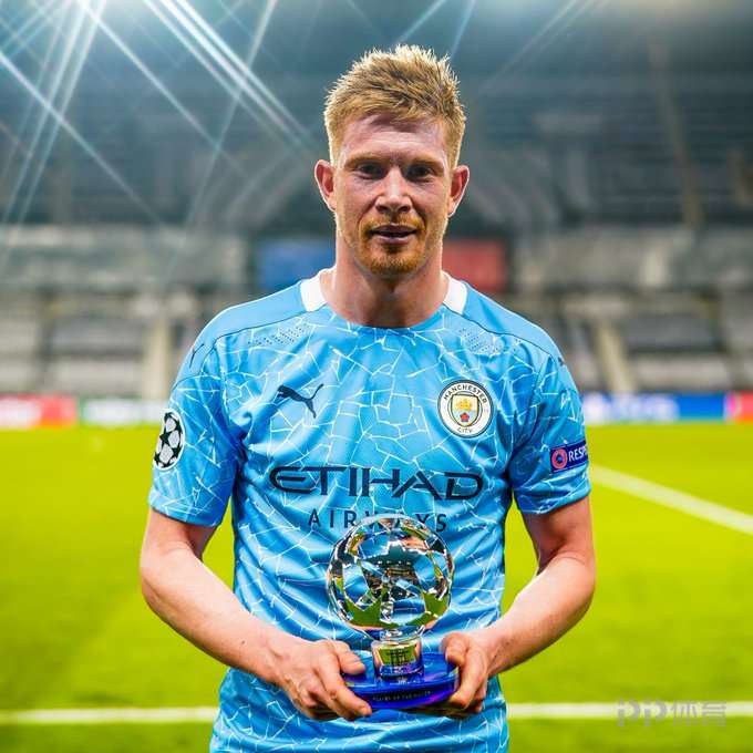 巴萨官方：博阿滕与俱乐部无合作关系；对前后矛盾的形象道歉（巴萨声明：否认与博阿滕合作，并就前后矛盾的形象致歉）