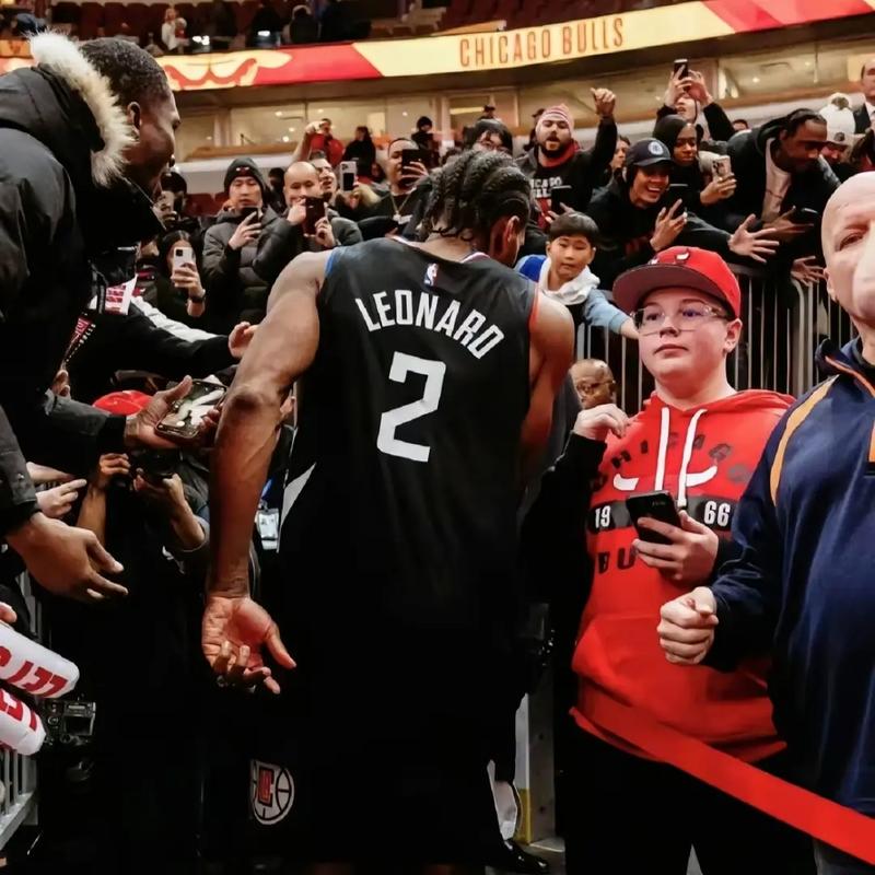 观察：法兰克福欲免签17岁让热亚尔，他已上演巴黎一队首秀（法兰克福欲免签17岁新星让热亚尔 已完成巴黎一线队首秀）