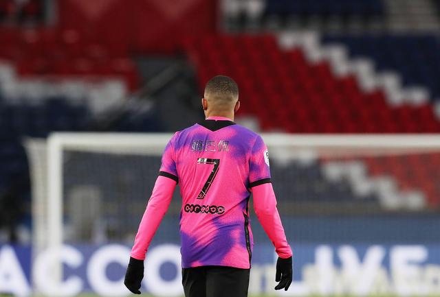 马丁内斯称赞B费：他是助攻之王，曼联在他上场时截然不同（马丁内斯力挺B费：他是助攻王，有他曼联判若两队）