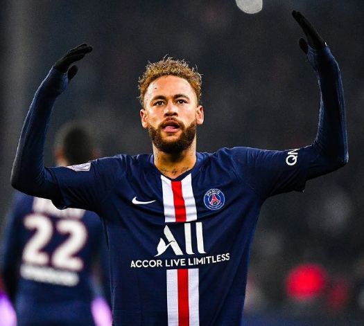 斯基拉：那不勒斯依然想租梅努，球员也想要获得更多出场机会（斯基拉：那不勒斯仍盼租借梅努，球员也渴望增加出场时间）