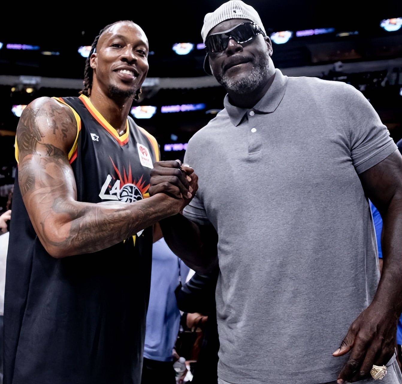 3C：退役三天前我和莱万说不想再为任何球队踢球，除非是巴萨（3C：退役前三天我对莱万说，除非是巴萨，我不会再为任何球队出战）