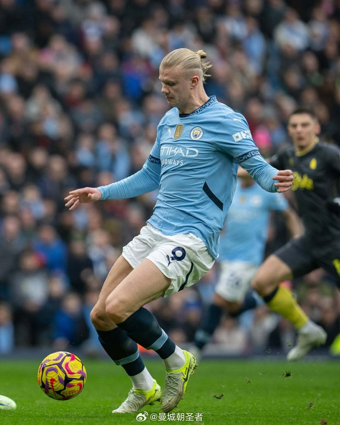 友好，巴萨今天上午把训练设施借给埃尔切全队用于恢复训练（巴萨今早友好借出训练基地 供埃尔切全队恢复训练）