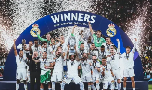 迪乌夫：过去我从没踢过右路，但只要能帮助球队我都愿意去做（迪乌夫：虽未踢过右路，只要有利球队我愿意尝试）