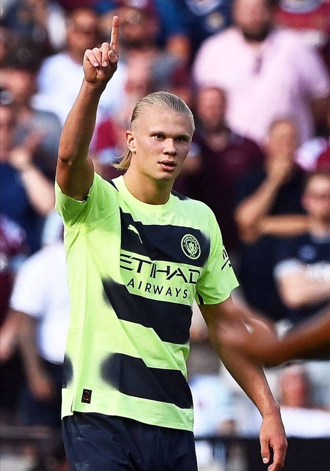 半场战报：云达不莱梅0-1沃尔夫斯堡，斯万贝里破门（半场：沃尔夫斯堡1-0领先云达不莱梅，斯万贝里建功）