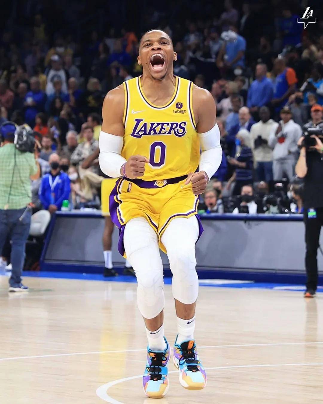 有惊无险！骑士末节保持韧性，米切尔带队完成17分大逆转（惊险翻盘：骑士末节韧性爆发，米切尔率队抹平17分劣势）